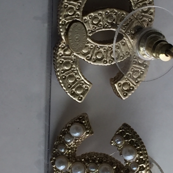 Chanel Authentic Pearl - Picture 2 of 7